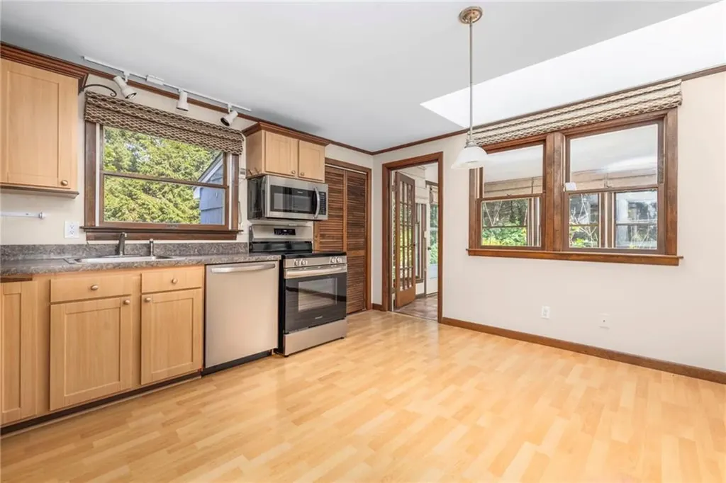 414 Beacon Avenue Jamestown RI 02835