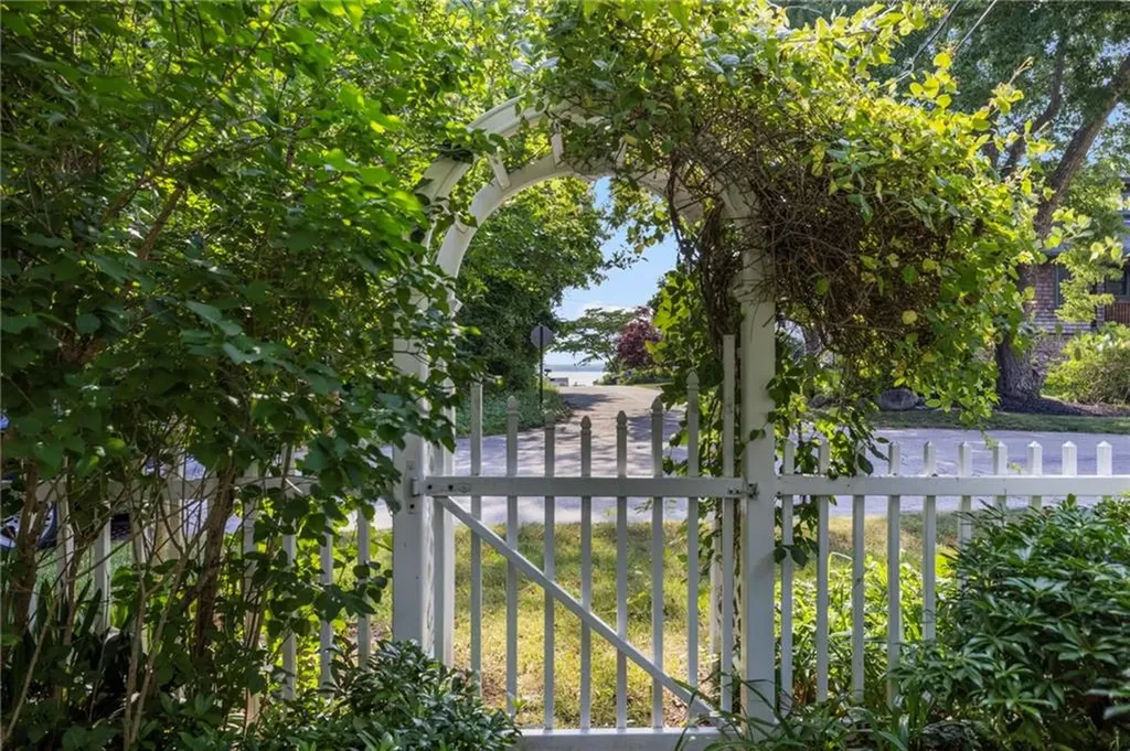 414 Beacon Avenue Jamestown RI 02835