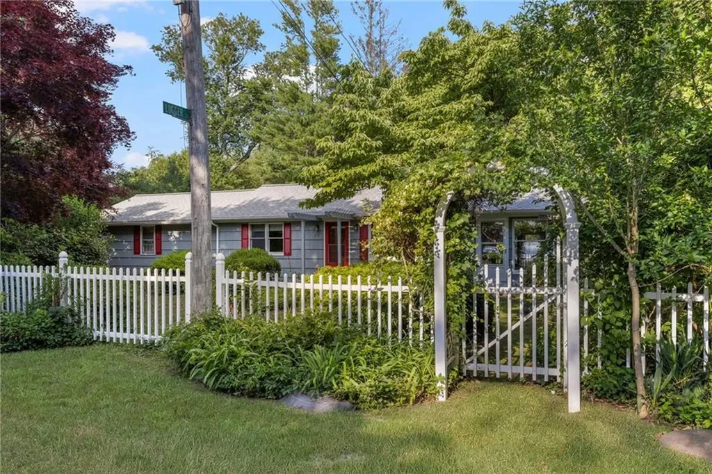 414 Beacon Avenue Jamestown RI 02835