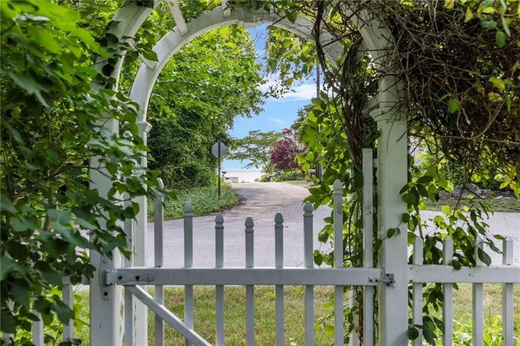 414 Beacon Avenue Jamestown RI 02835