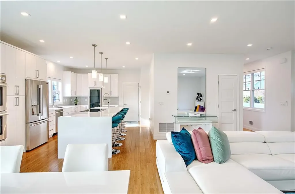 100 Priscilla Drive Cranston RI 02921