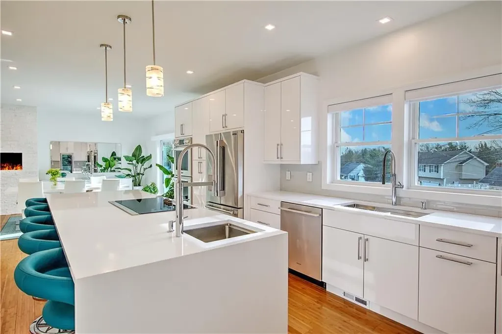 100 Priscilla Drive Cranston RI 02921