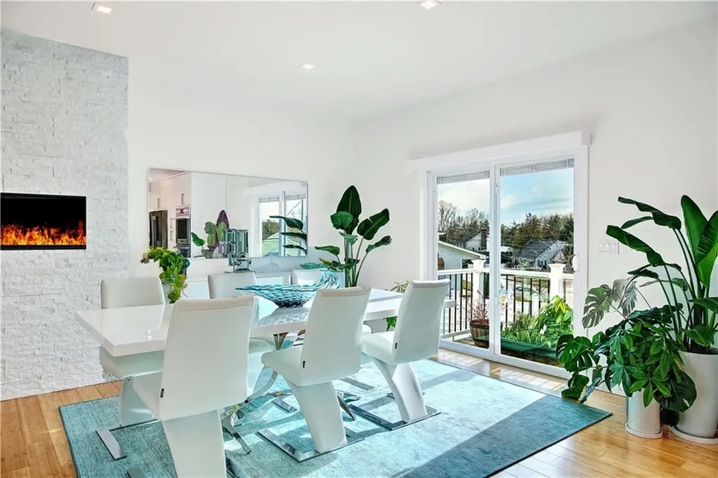 100 Priscilla Drive Cranston RI 02921