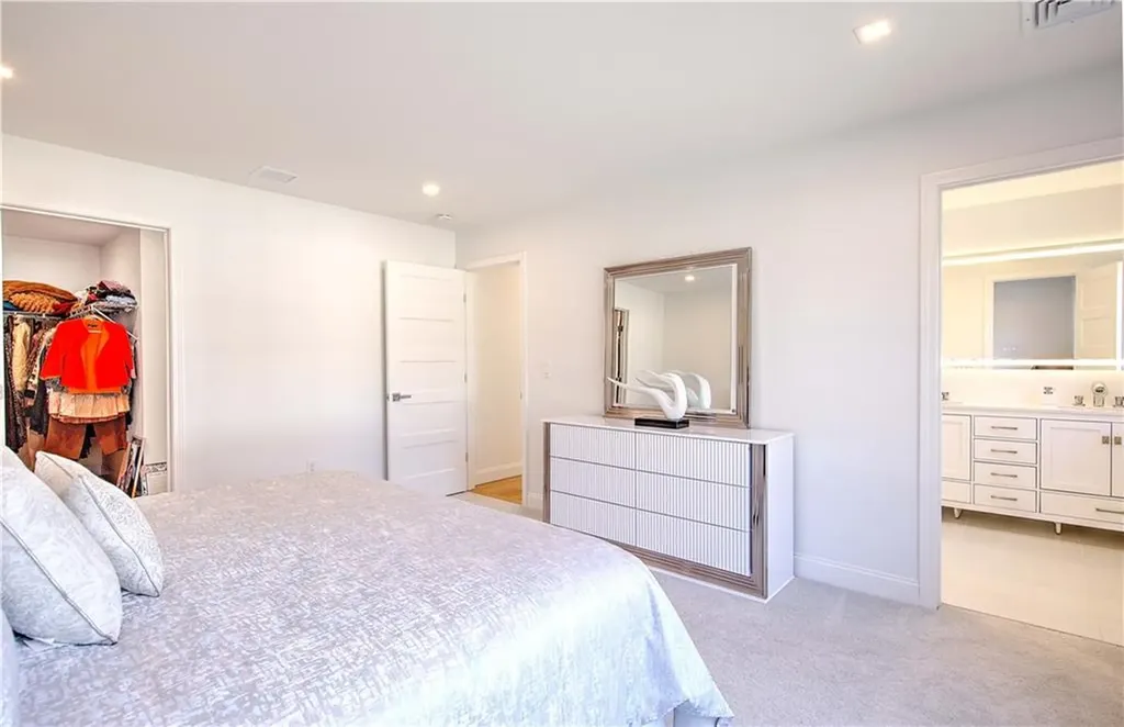 100 Priscilla Drive Cranston RI 02921