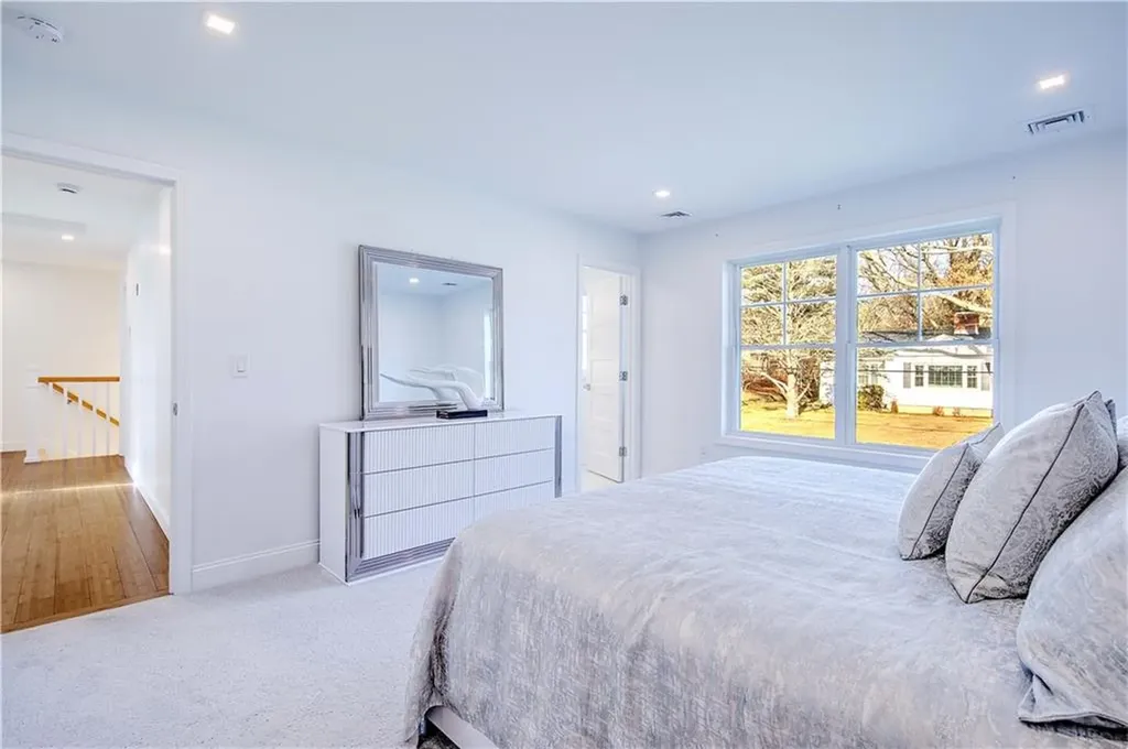 100 Priscilla Drive Cranston RI 02921