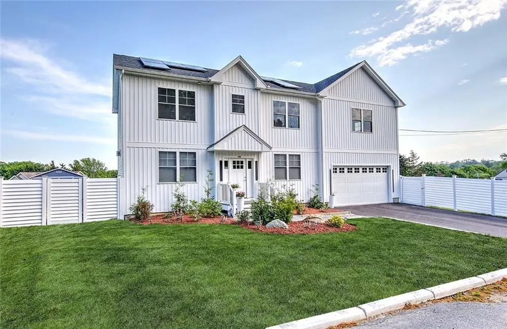 100 Priscilla Drive Cranston RI 02921