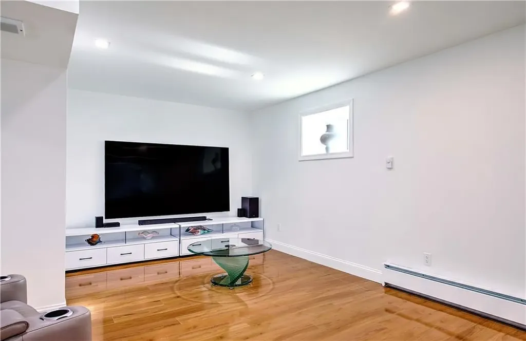 100 Priscilla Drive Cranston RI 02921
