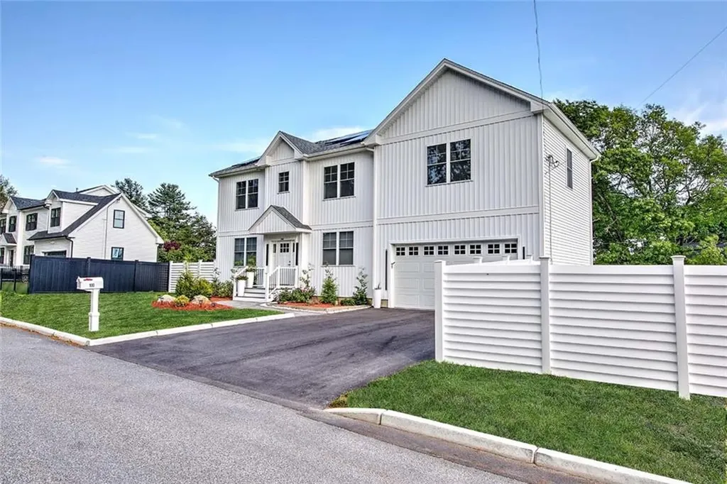 100 Priscilla Drive Cranston RI 02921