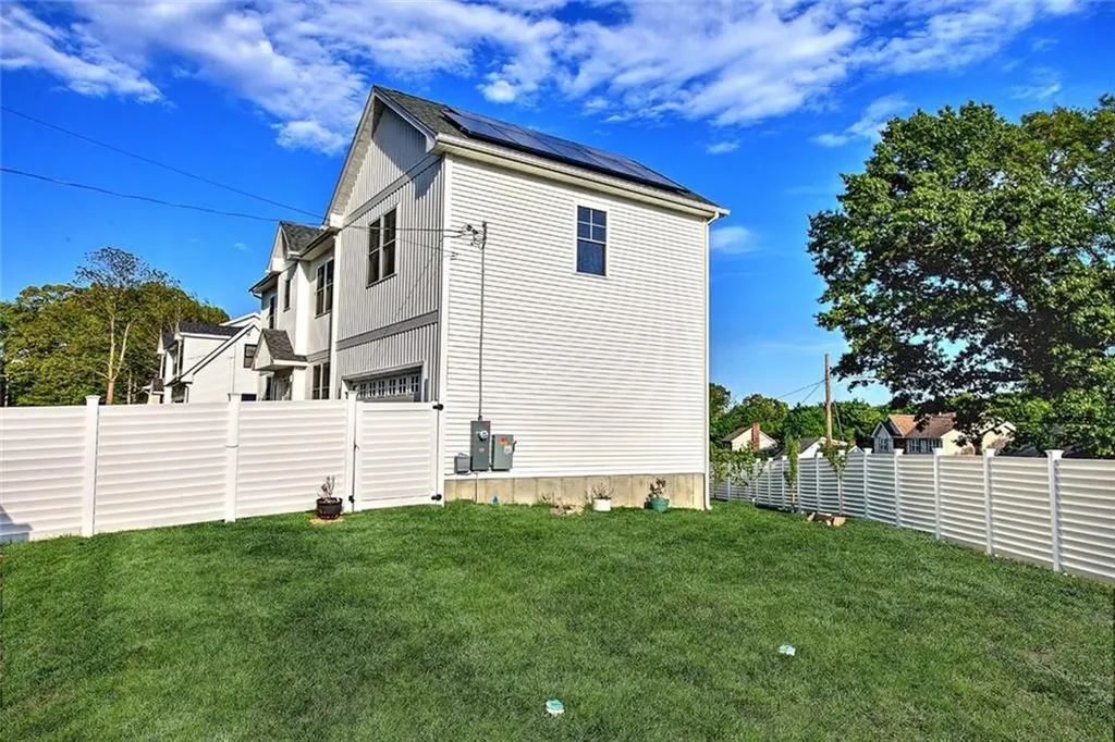 100 Priscilla Drive Cranston RI 02921