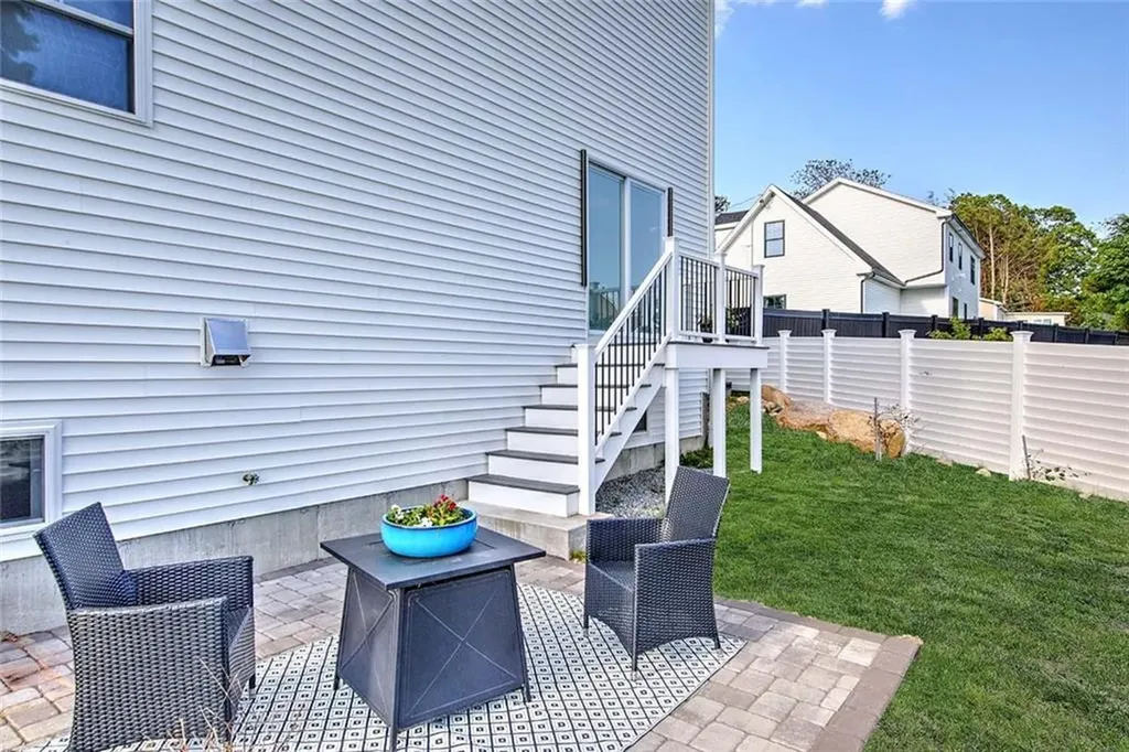 100 Priscilla Drive Cranston RI 02921