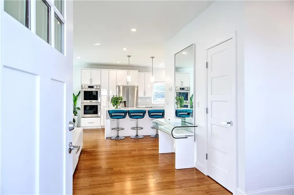 100 Priscilla Drive Cranston RI 02921