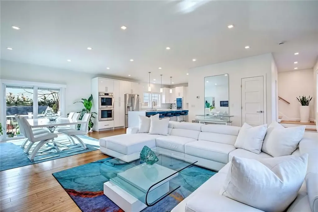 100 Priscilla Drive Cranston RI 02921