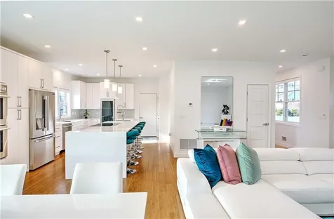 100 Priscilla Drive Cranston RI 02921