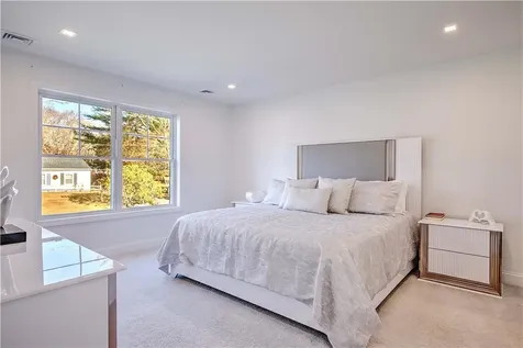 100 Priscilla Drive Cranston RI 02921
