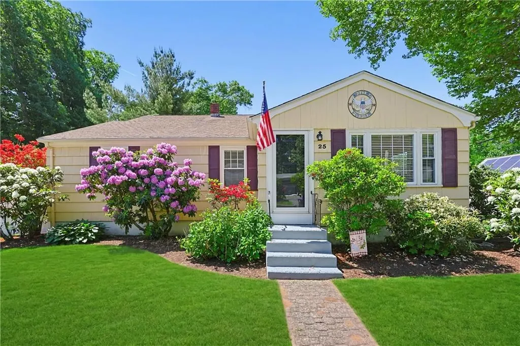 25 Hunter Drive Cumberland RI 02864