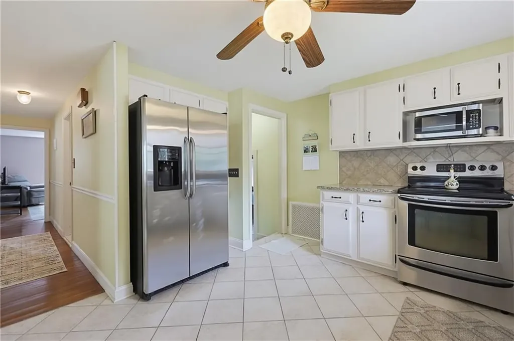 25 Hunter Drive Cumberland RI 02864