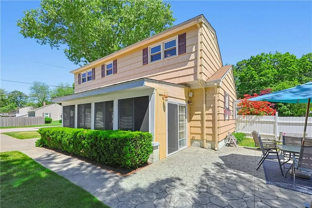 25 Hunter Drive Cumberland RI 02864