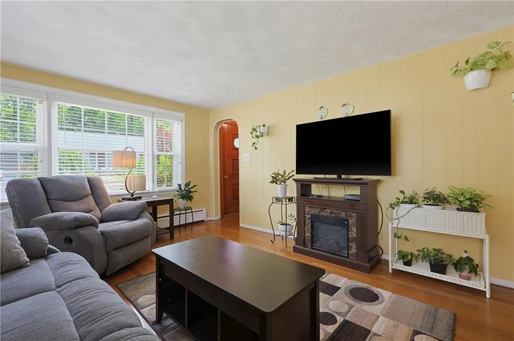 25 Hunter Drive Cumberland RI 02864