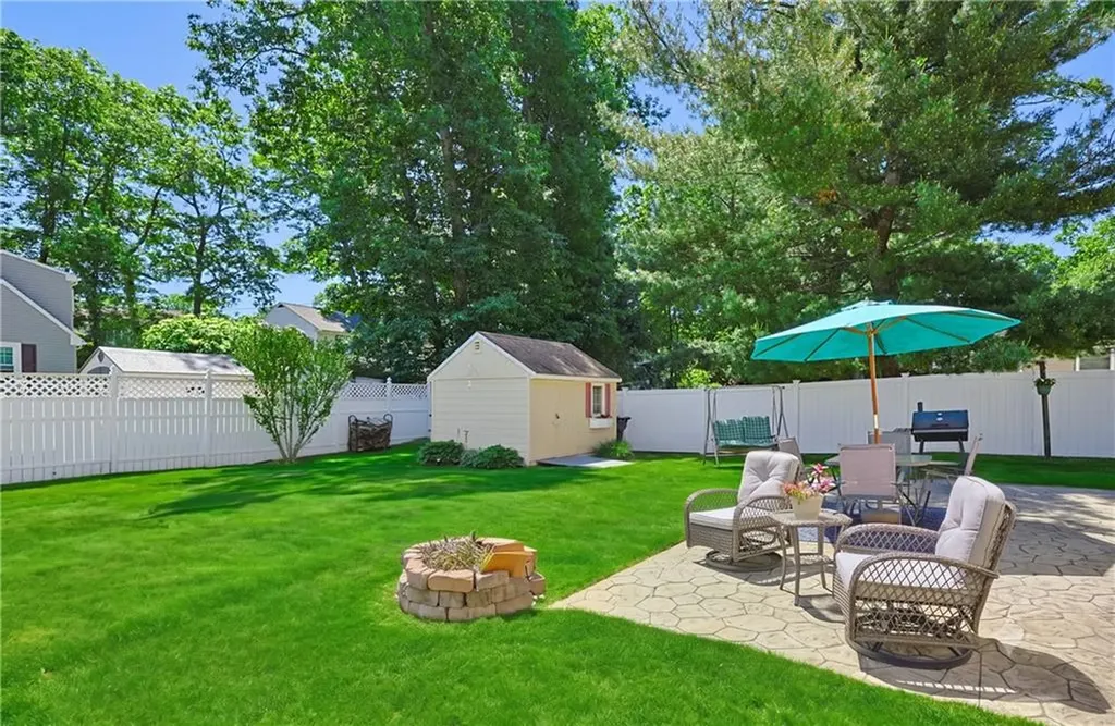 25 Hunter Drive Cumberland RI 02864