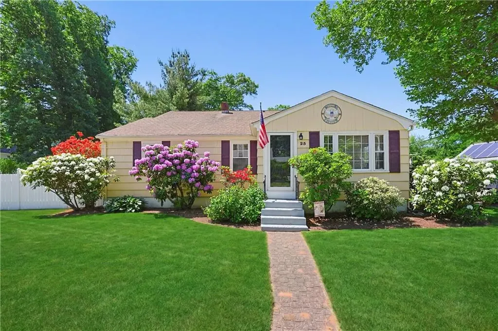 25 Hunter Drive Cumberland RI 02864