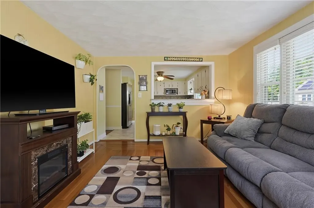 25 Hunter Drive Cumberland RI 02864