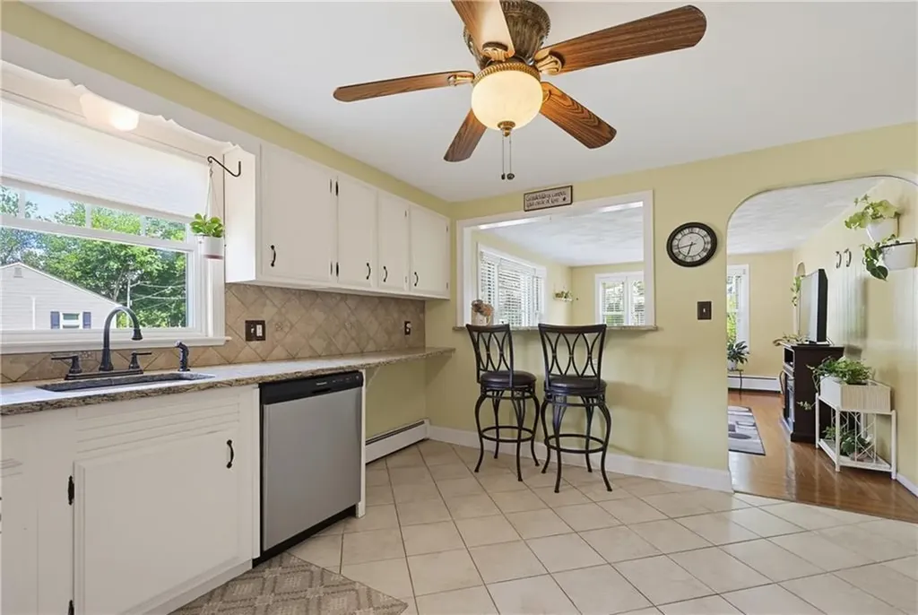 25 Hunter Drive Cumberland RI 02864
