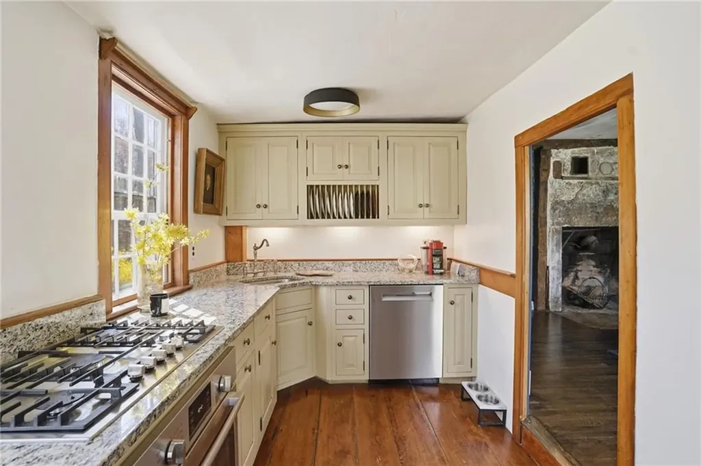 604 Pendleton Hill Road No Stonington CT 06359