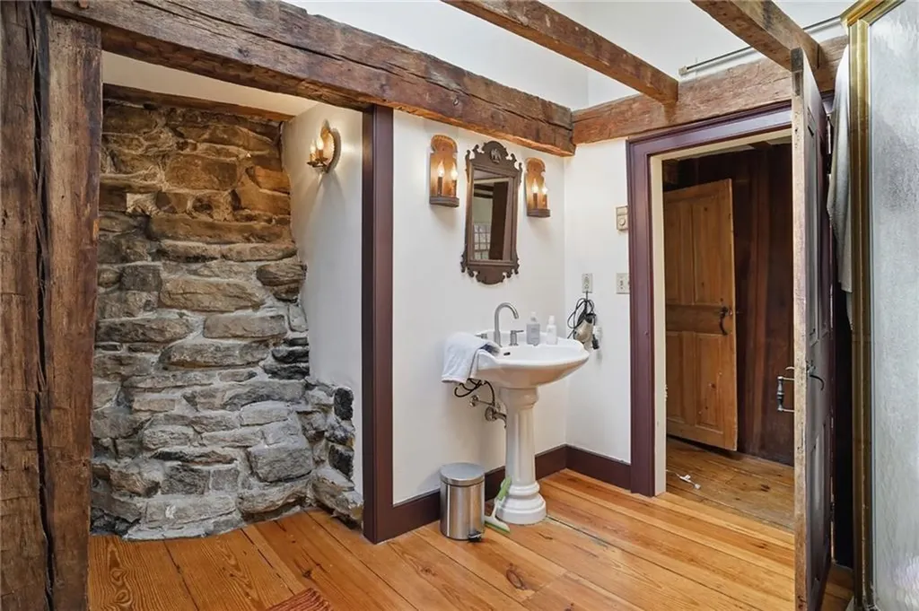 604 Pendleton Hill Road No Stonington CT 06359