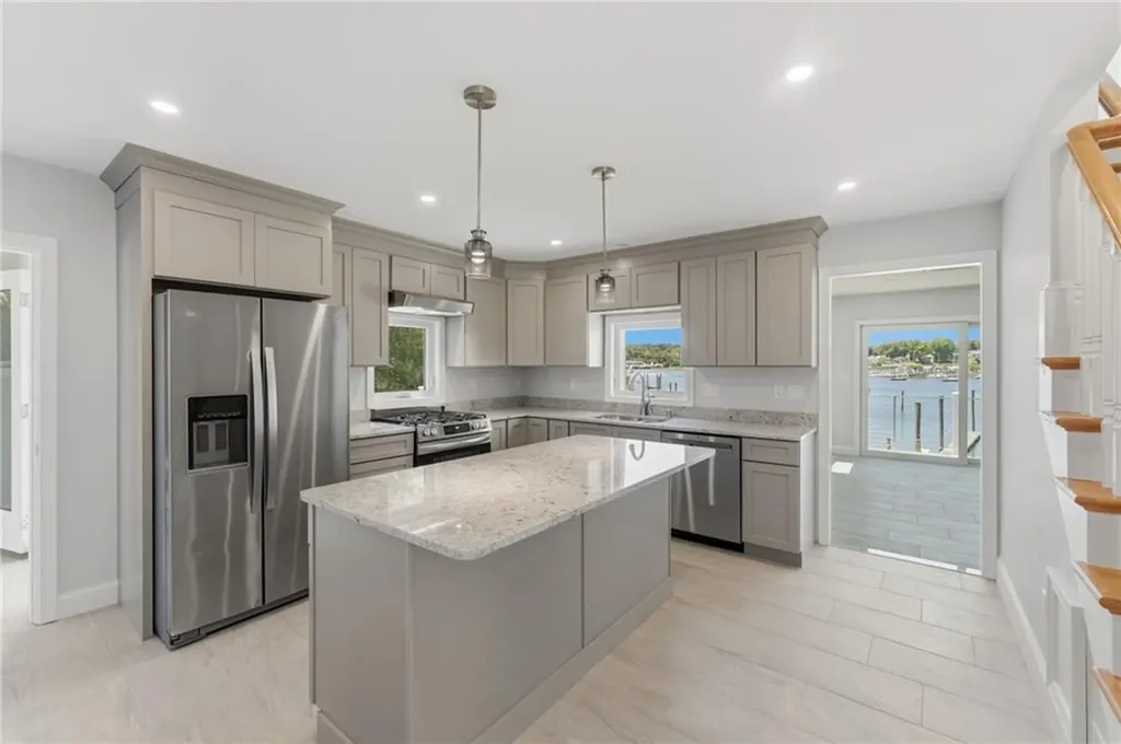 197 Grand View Drive Warwick RI 02886
