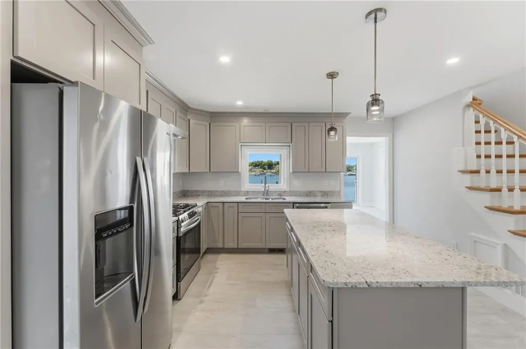 197 Grand View Drive Warwick RI 02886