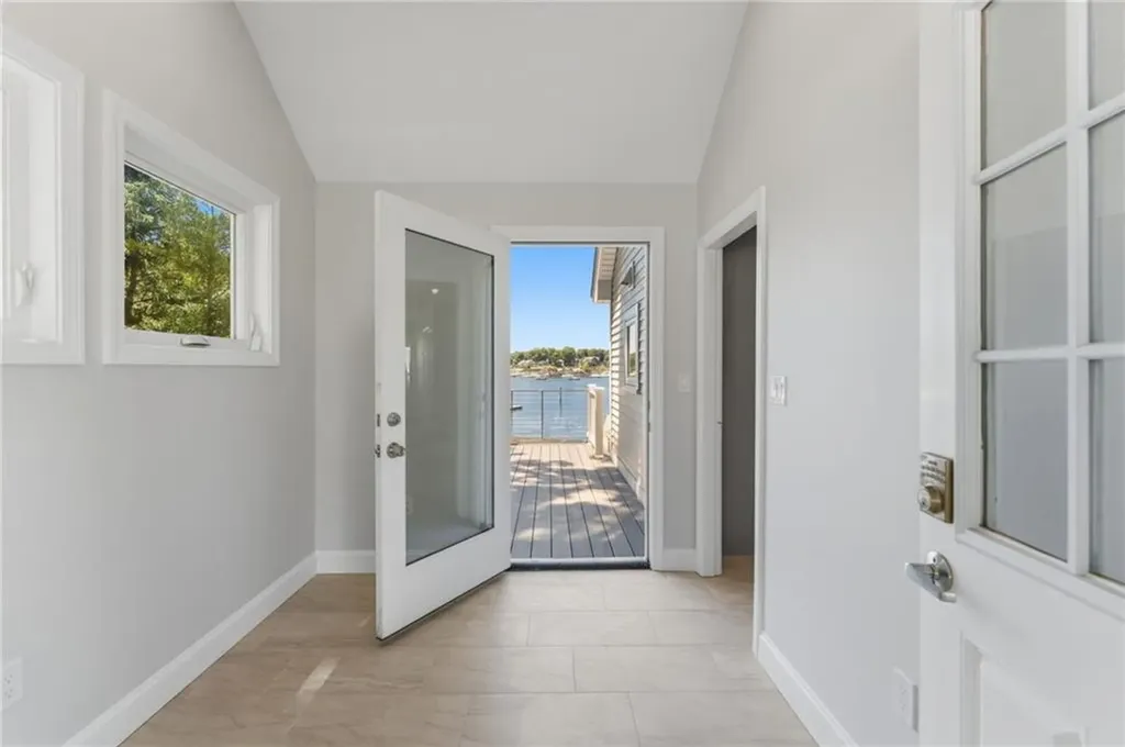 197 Grand View Drive Warwick RI 02886