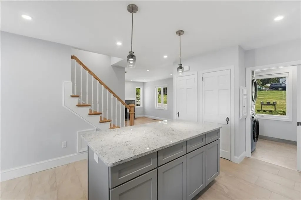 197 Grand View Drive Warwick RI 02886