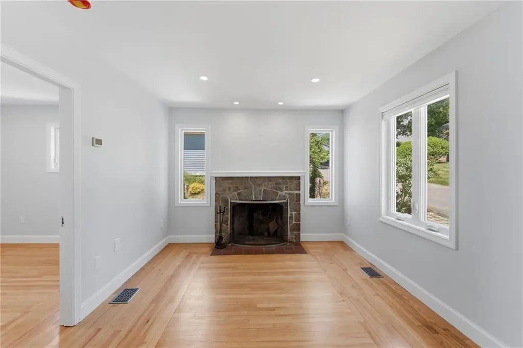 197 Grand View Drive Warwick RI 02886