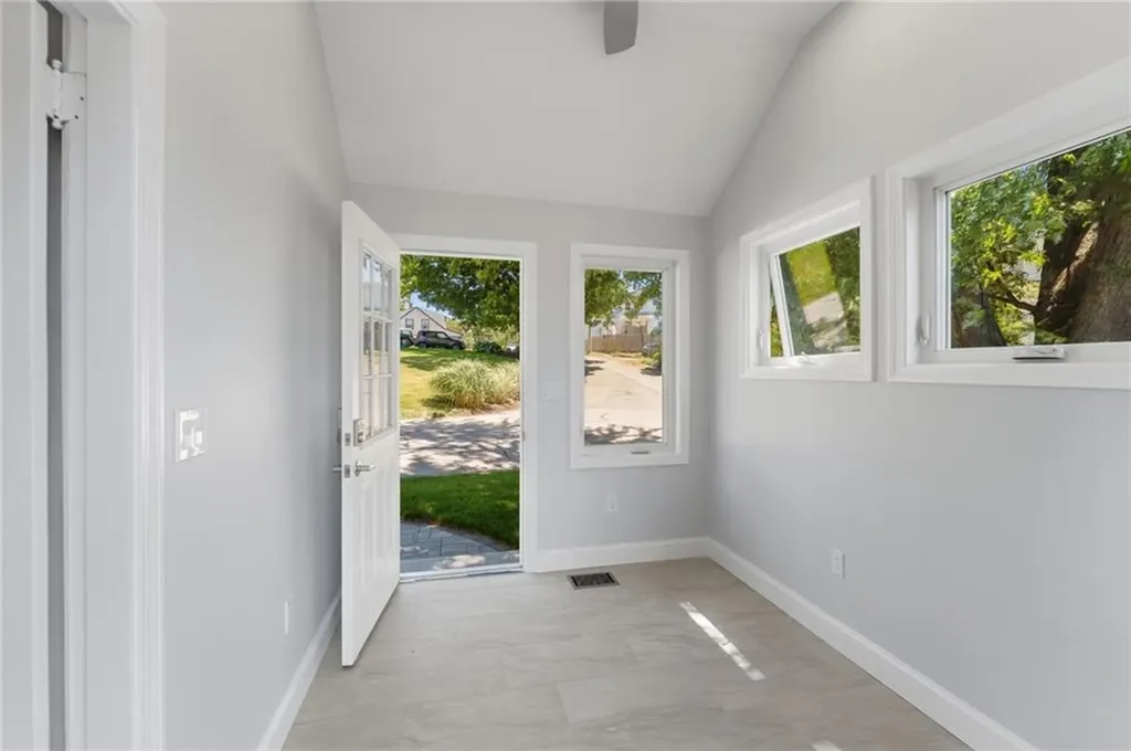 197 Grand View Drive Warwick RI 02886