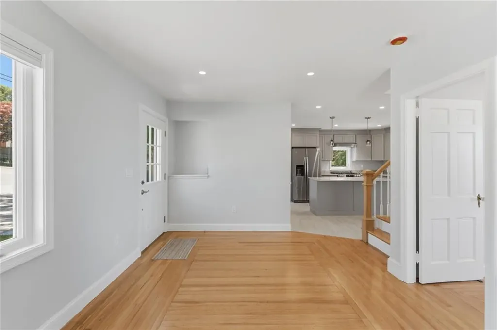 197 Grand View Drive Warwick RI 02886