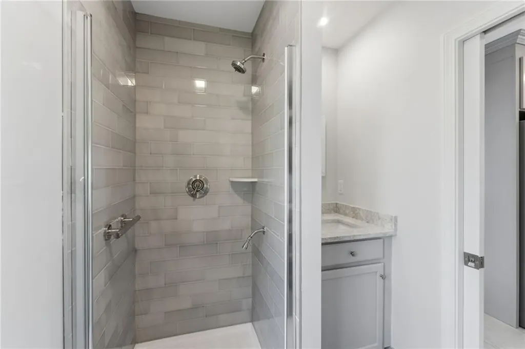 197 Grand View Drive Warwick RI 02886