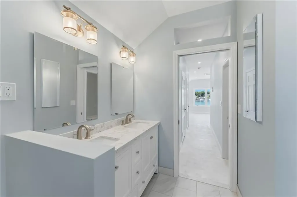 197 Grand View Drive Warwick RI 02886