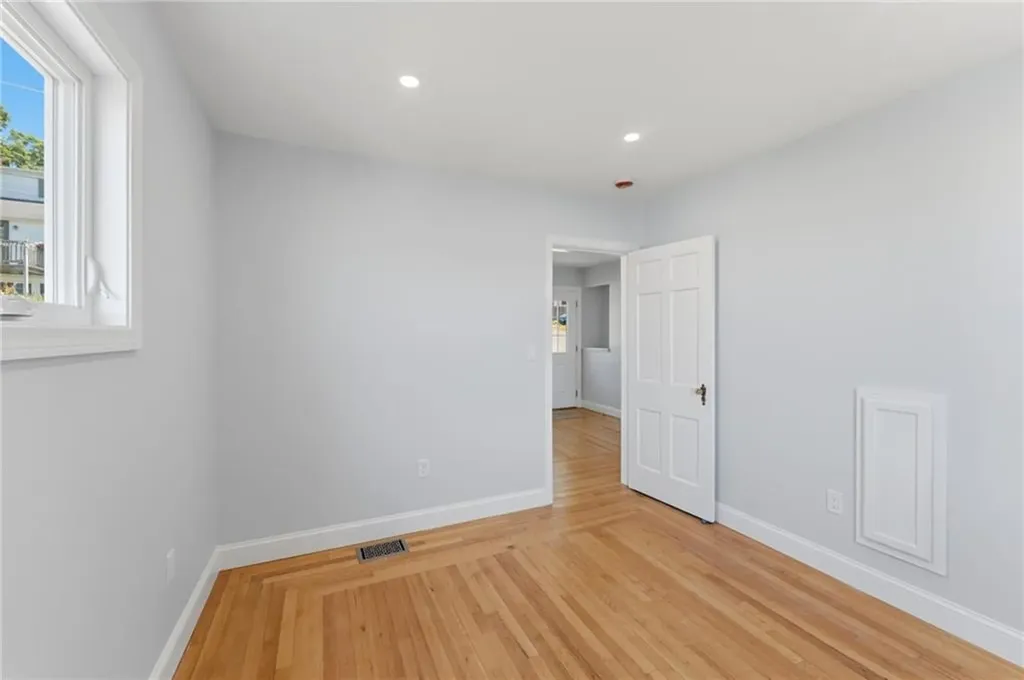 197 Grand View Drive Warwick RI 02886
