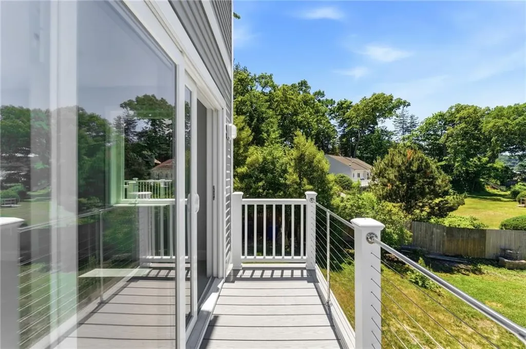 197 Grand View Drive Warwick RI 02886