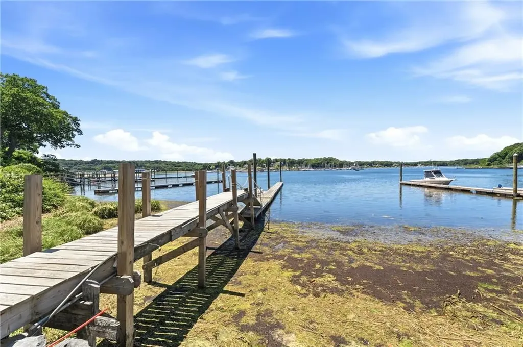 197 Grand View Drive Warwick RI 02886