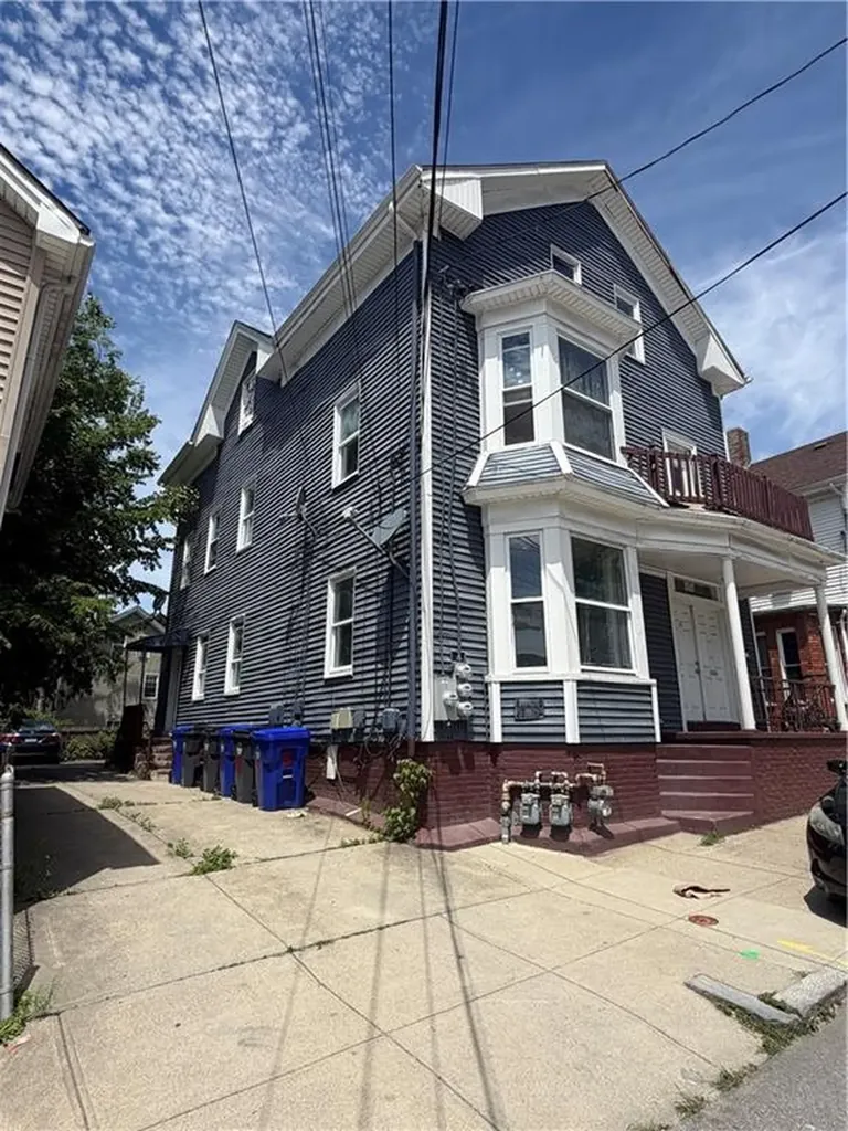 10 La Vaughn Street Providence RI 02909