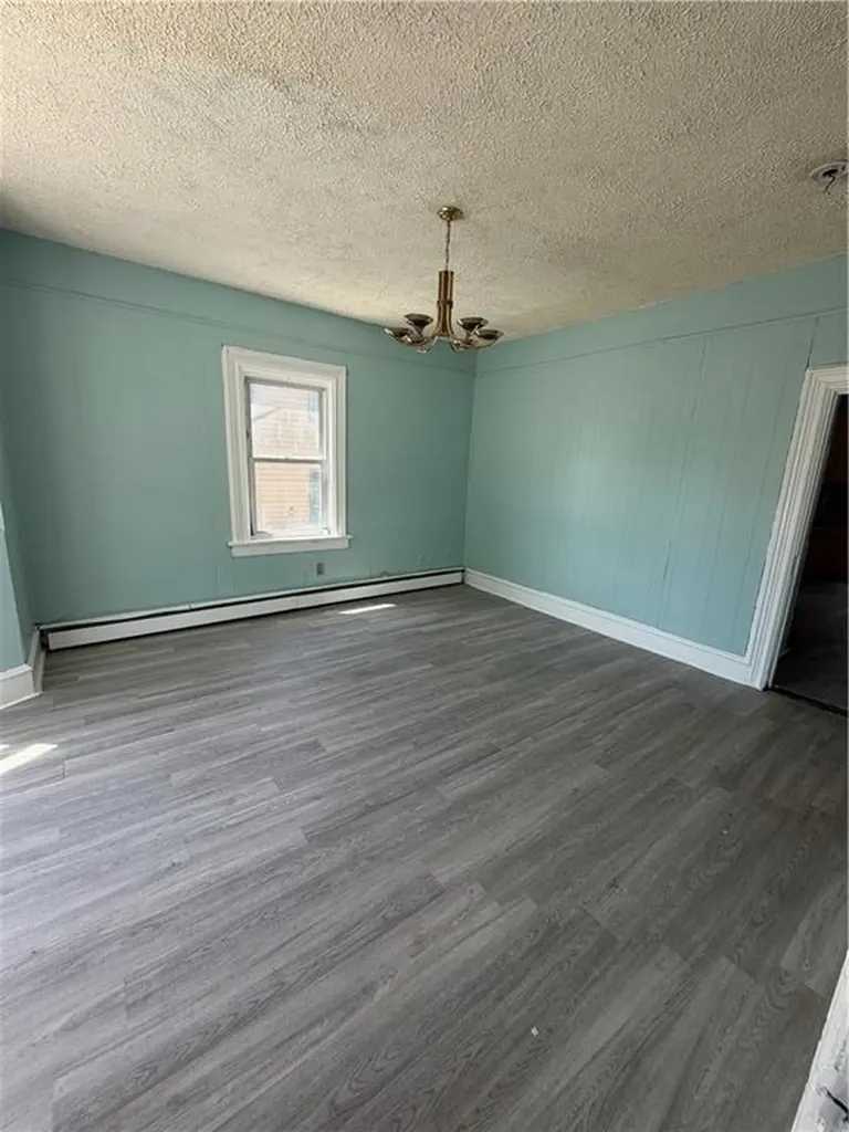 10 La Vaughn Street Providence RI 02909