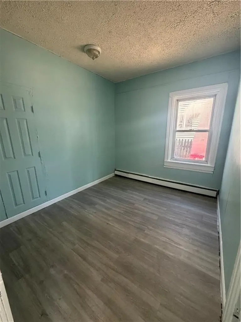 10 La Vaughn Street Providence RI 02909