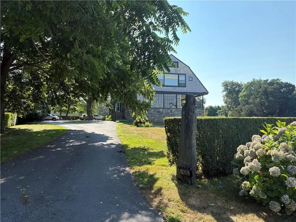 438 Wolcott Avenue Middletown RI 02842