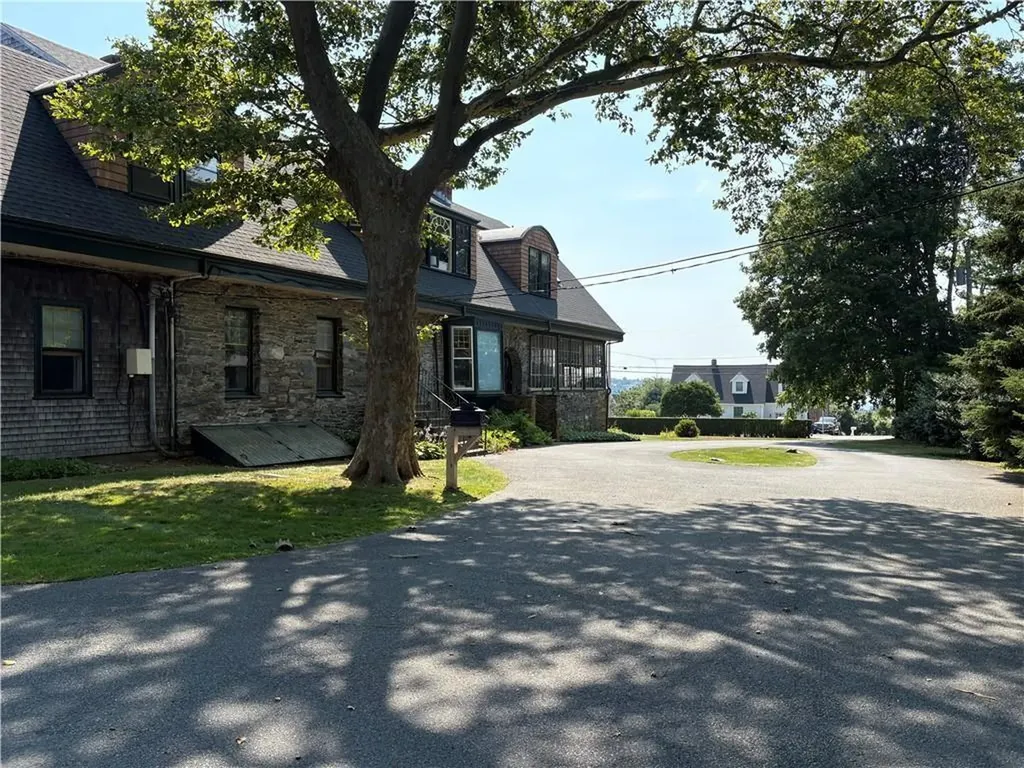 438 Wolcott Avenue Middletown RI 02842
