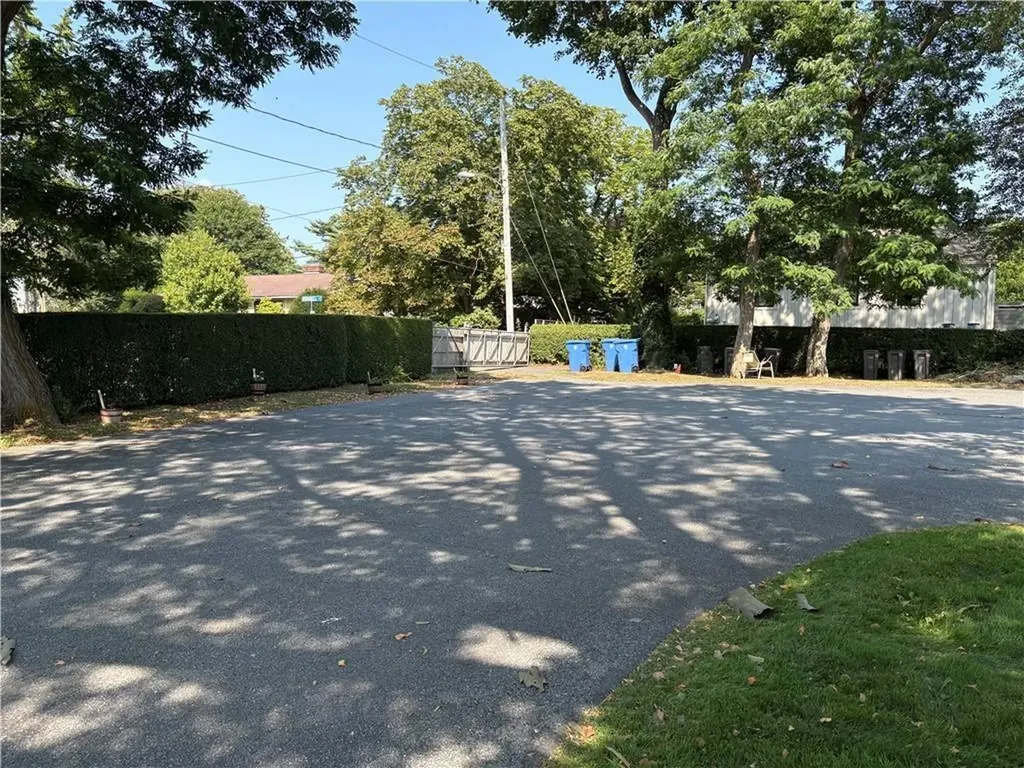 438 Wolcott Avenue Middletown RI 02842