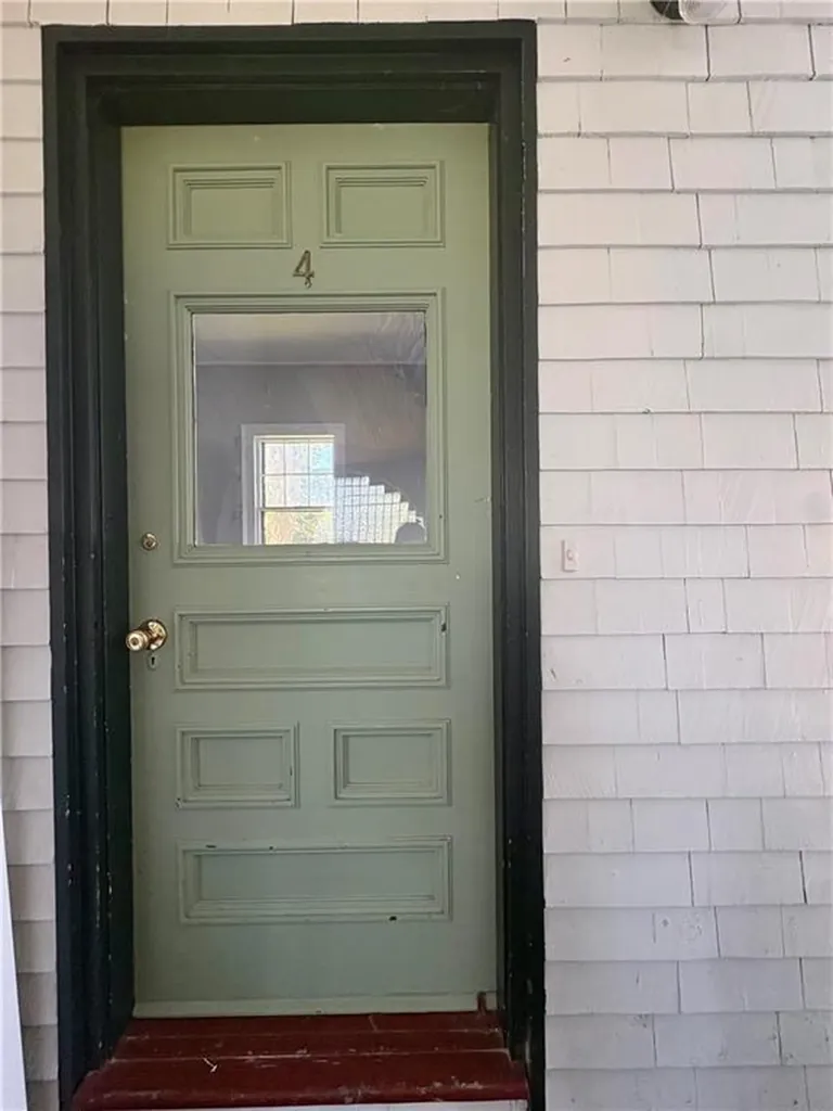 438 Wolcott Avenue Middletown RI 02842