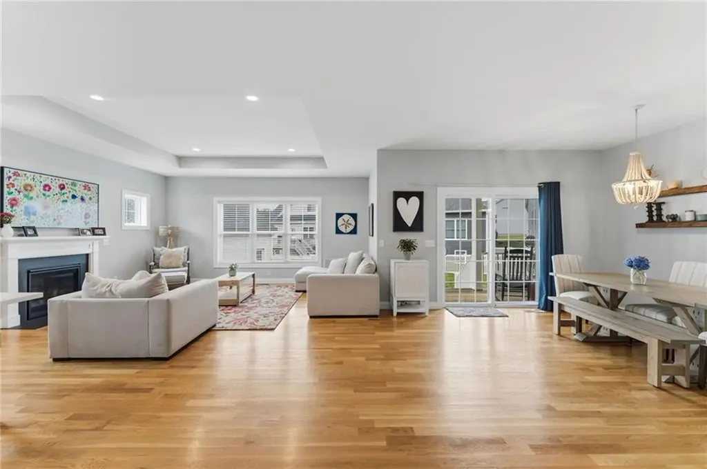 46 Somerset Circle North Kingstown RI 02852