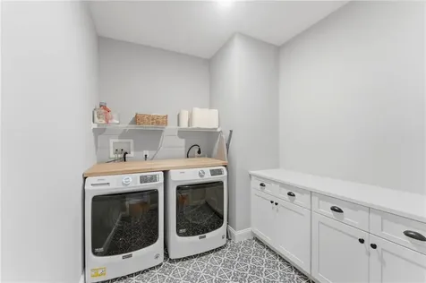 46 Somerset Circle North Kingstown RI 02852