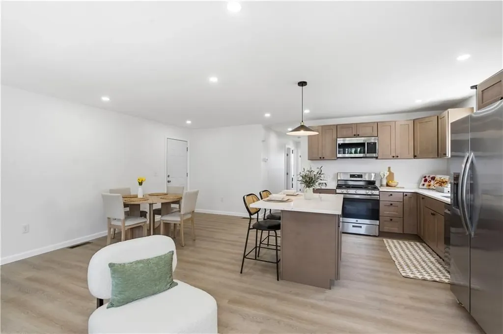 39 Douglas Avenue Providence RI 02908